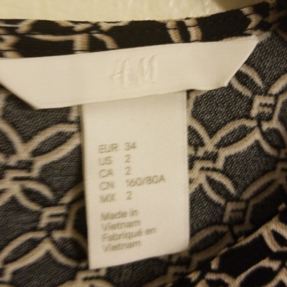 H&M Women's Black Short Dress - Picture 8 of 8